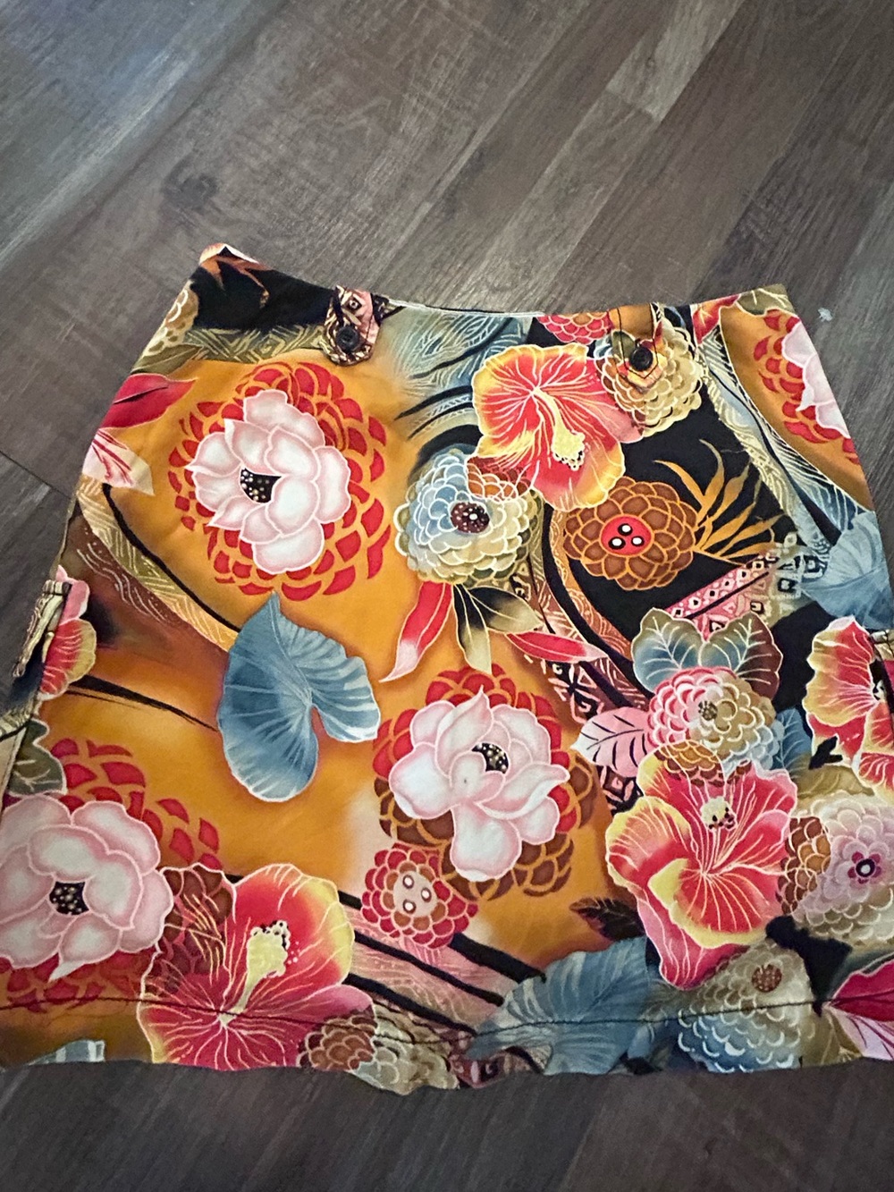 Betu Sport brand floral skort sz 10
